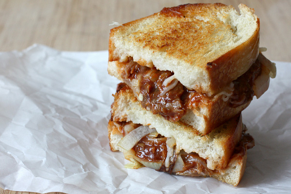 how to cook caramelized onions on bbq