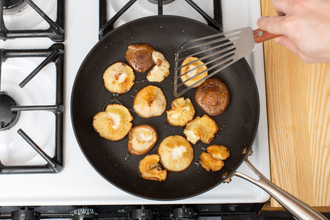 how to cook white mushrooms