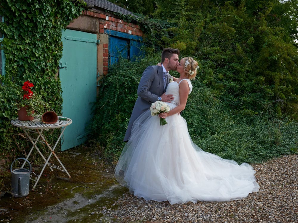 how to choose the right wedding photographer