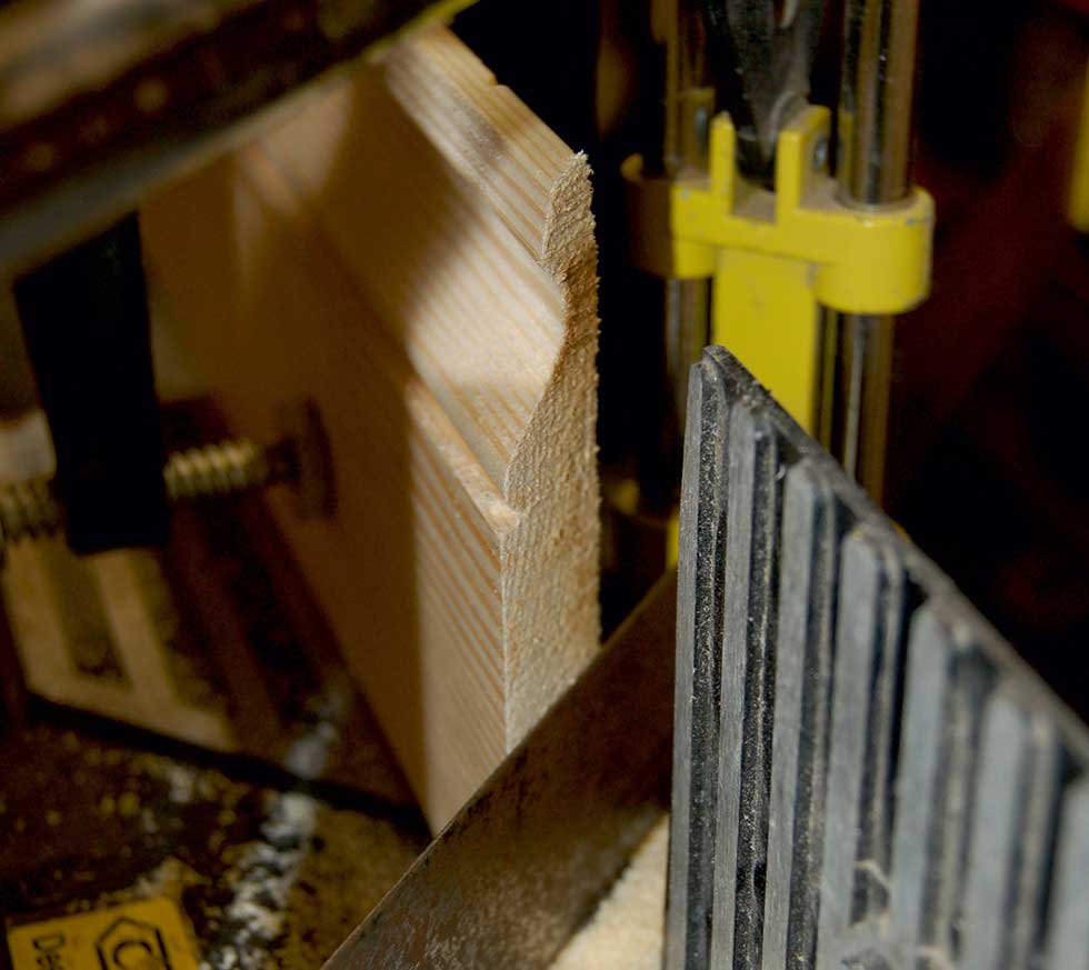 how to cut skirting corners