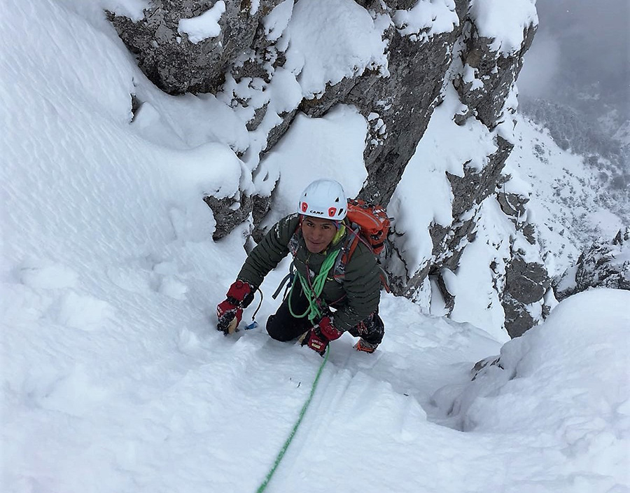 how to become a mountain guide canada