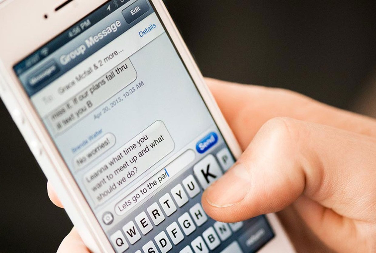 how to delete photos from imessage